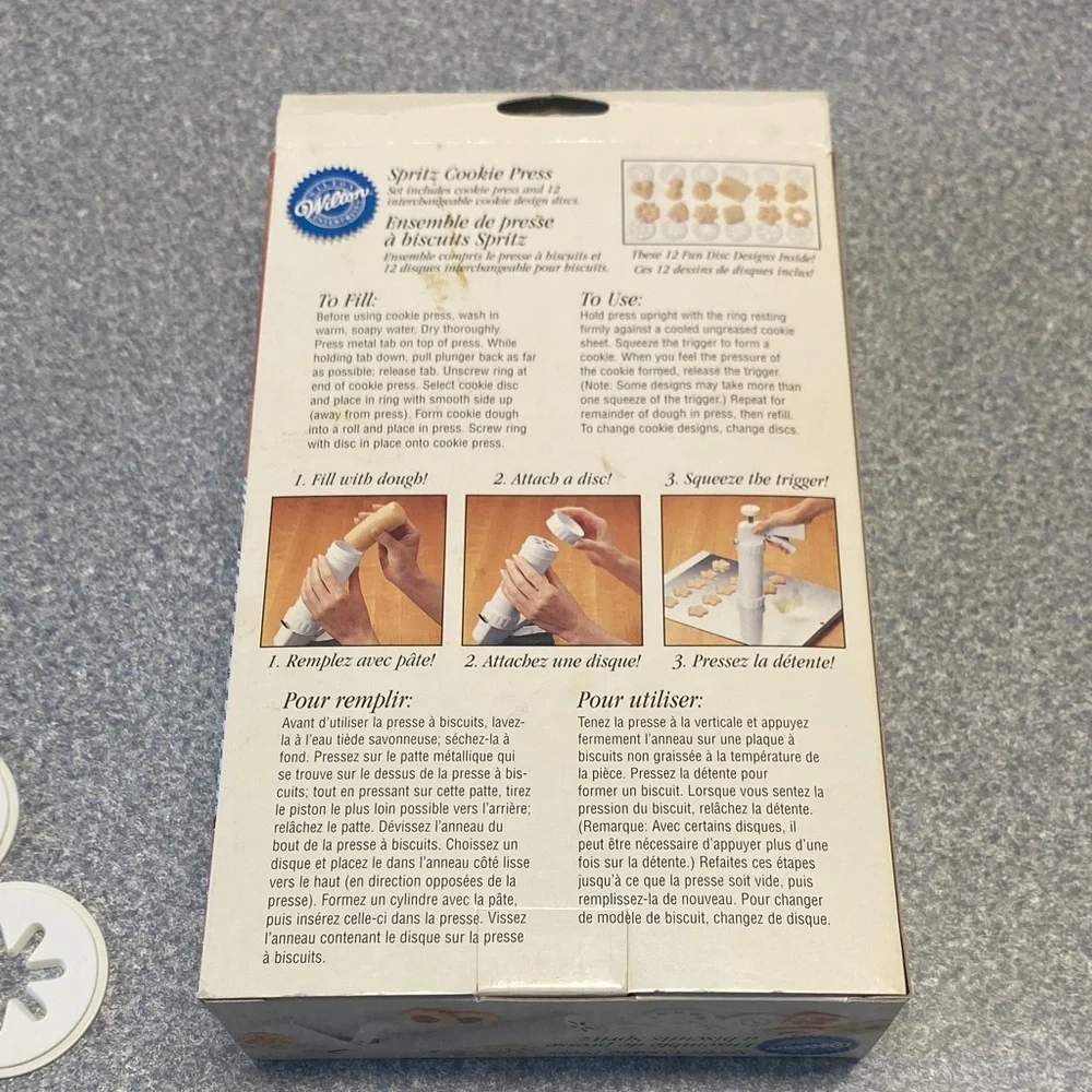 Wilton White Cookie Press with Assorted Discs